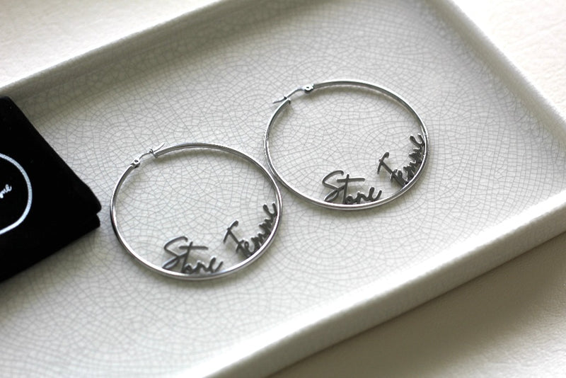 SILVER STONE FEMME HOOP EARRINGS