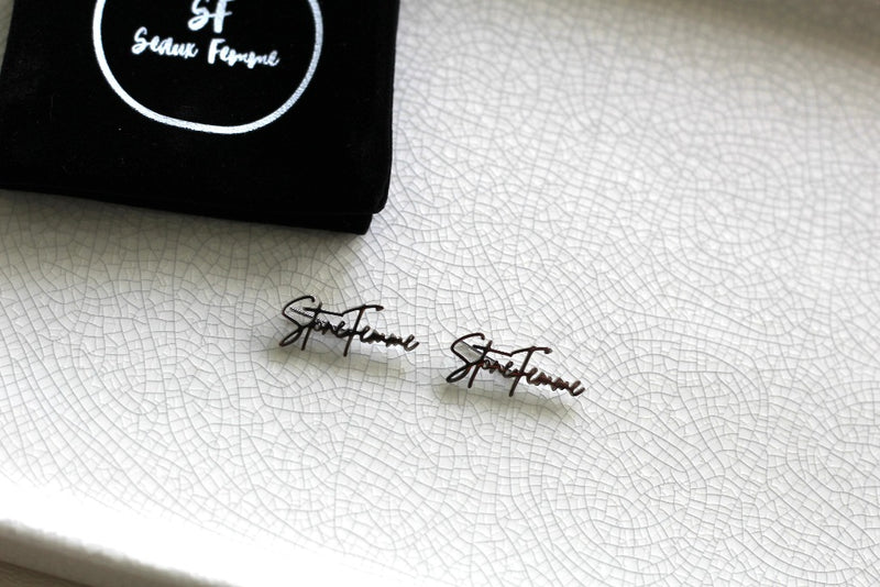 Silver Stone Femme Script Stud