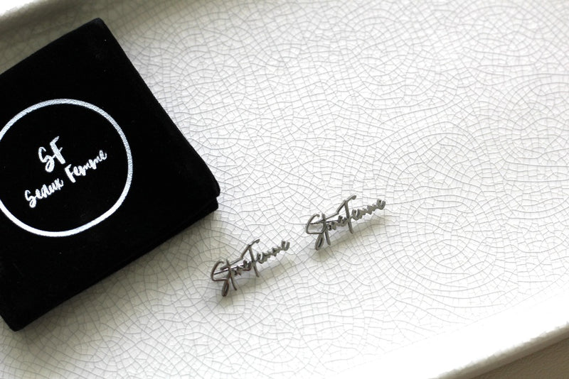 Silver Stone Femme Script Stud