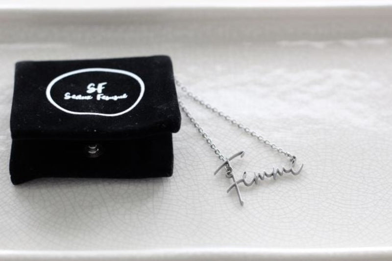 Seaux Femme Silver Script Necklace